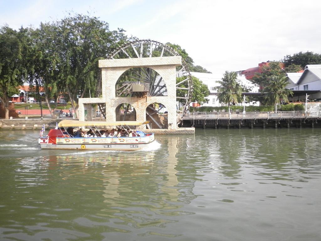 Vinz Hotel Malacca Exterior foto